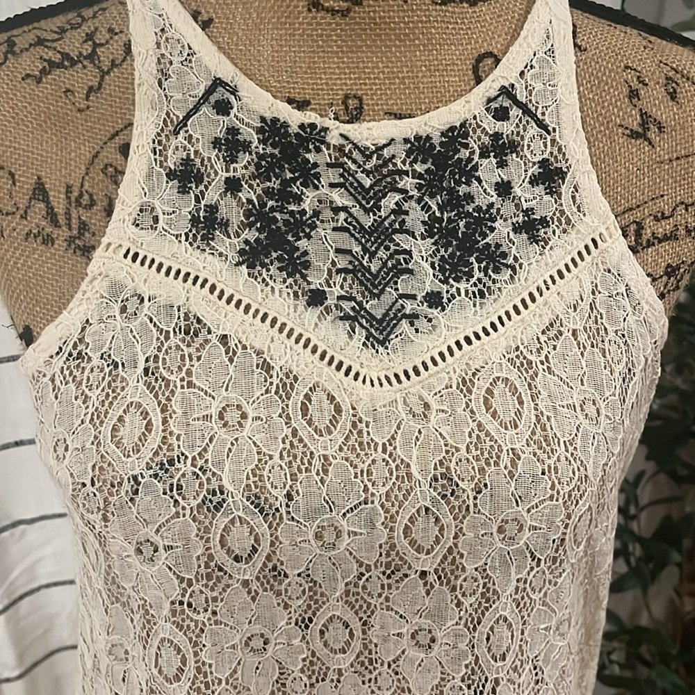 Boho cream black accent Taylor & Sage sleeveless top with “tassels” on bottom - Picture 2 of 8